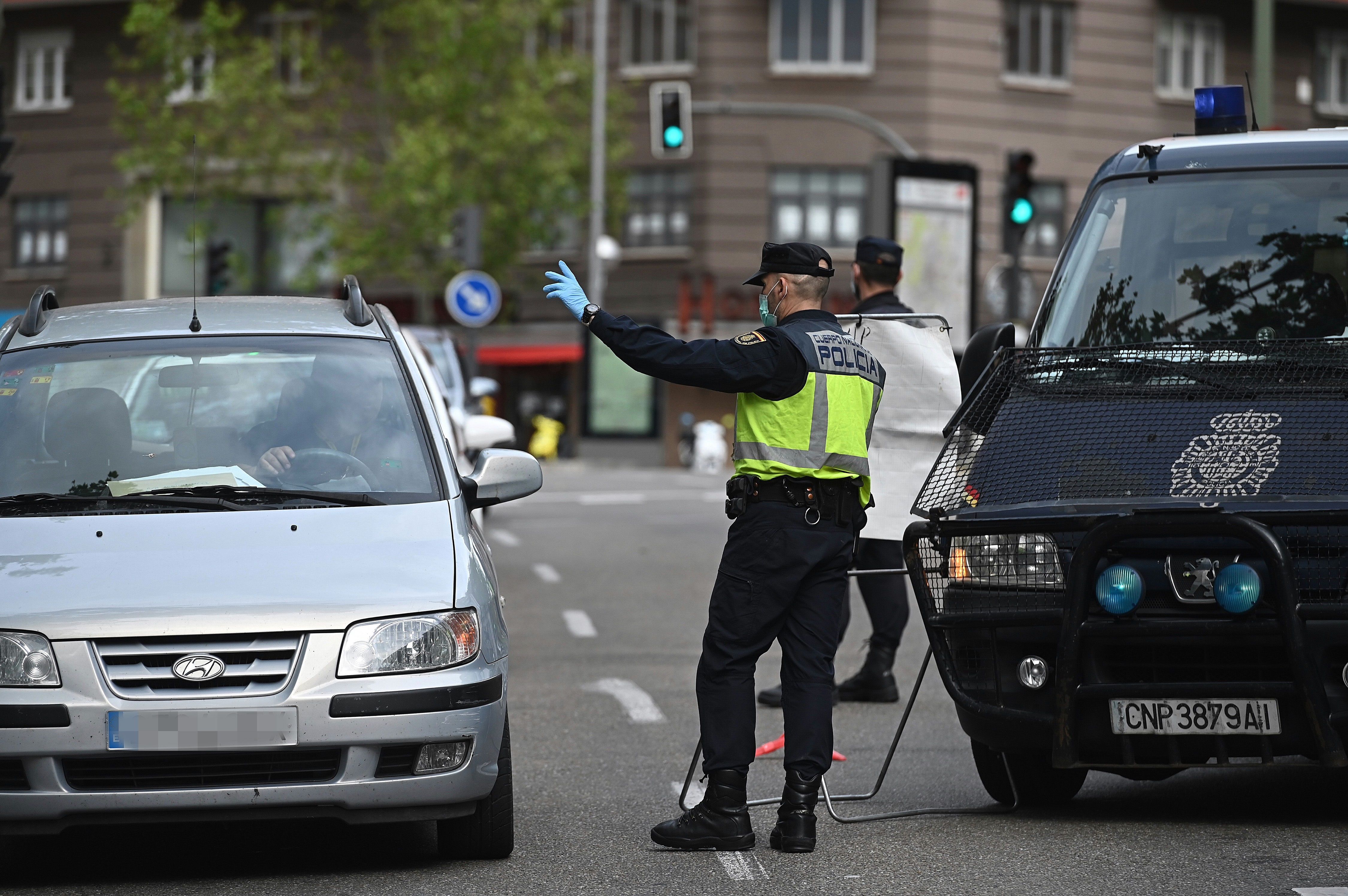 Amnistia Internacional Documenta Tres Casos De Abusos Policiales En Espana Durante El Estado De Alarma Espana El Pais