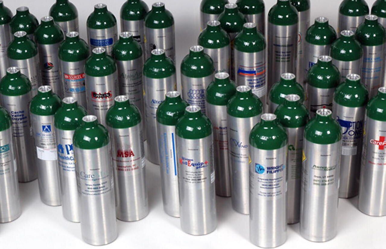 Industrie : la production française de bouteilles d'oxygène médical se  relance avec des anciens de Luxfer - Le Parisien