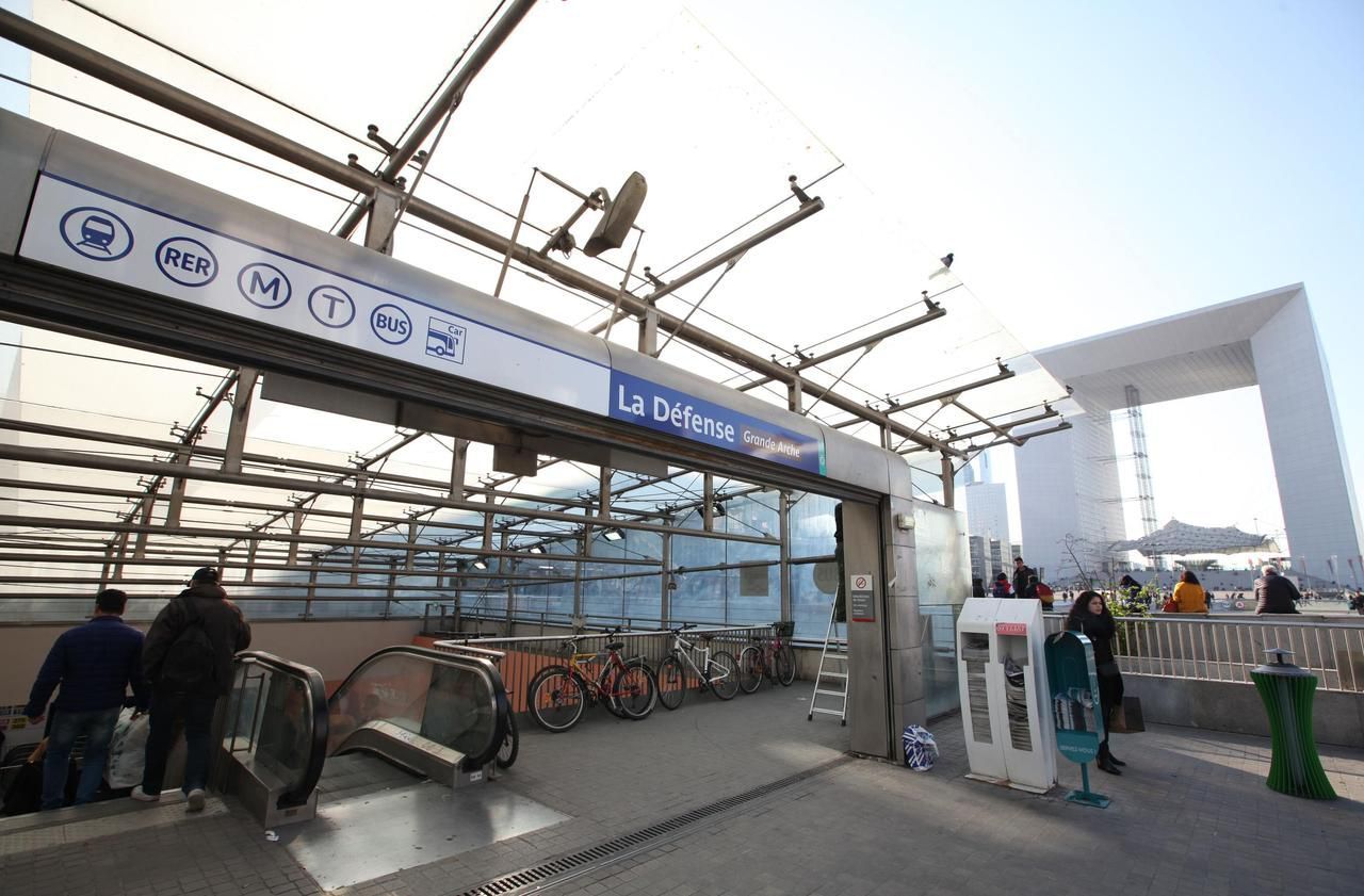 La gare SNCF de La D fense ferm e tout le week end pour rien