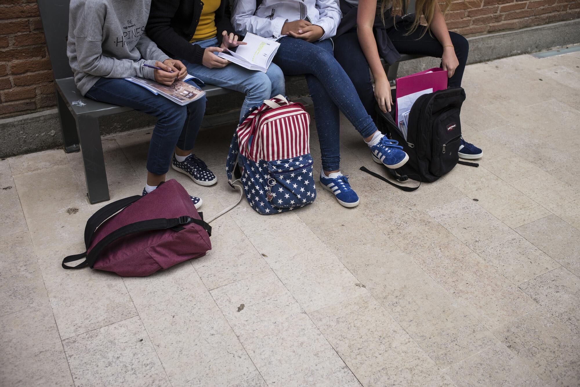 Harcèlement sexuel au collège : «Nous devons proposer aux petites filles  des outils pour riposter» – Libération