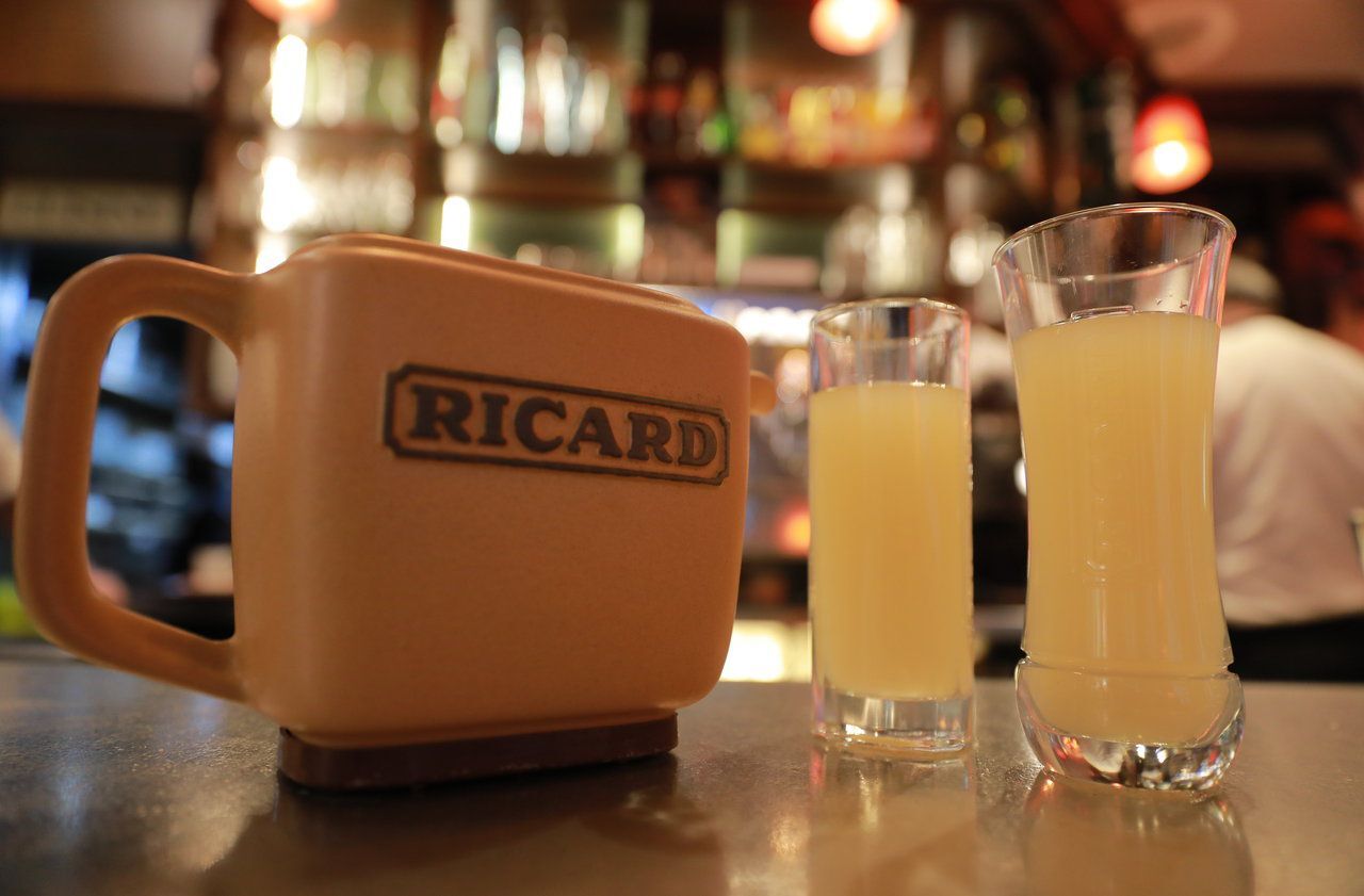 Accusé d'inciter ses commerciaux à boire, Pernod Ricard dénonce des «  allégations individuelles »