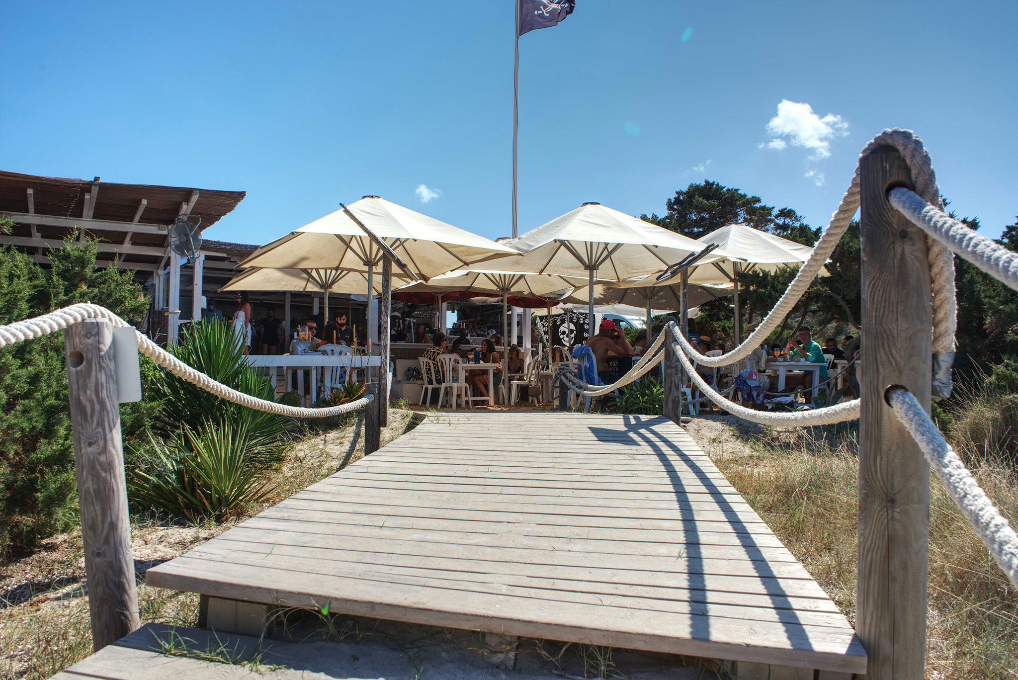 Kiosko El Pirata Una Clienta Del Restaurante De Formentera Que Mantuvo A Camareros Infectados Las Siete Que Comimos Alli Hemos Dado Positivo Sociedad El Pais