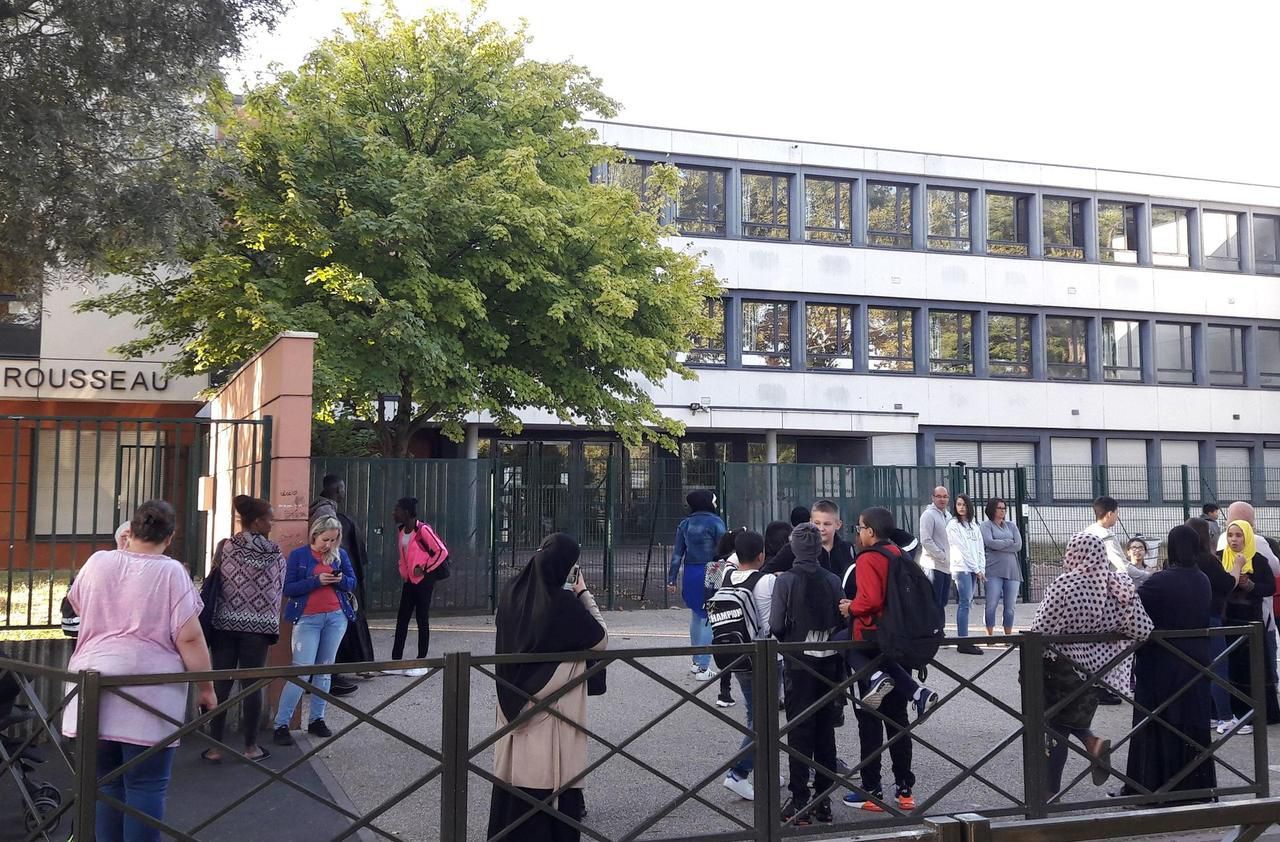 Argenteuil A Peine Rentres Les Profs En Greve Pour Denoncer Un College Surcharge Le Parisien