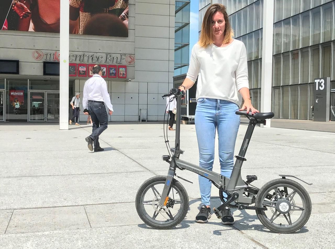 Transports : On a testé le vélo électrique pliant « le plus léger au monde  » - Le Parisien