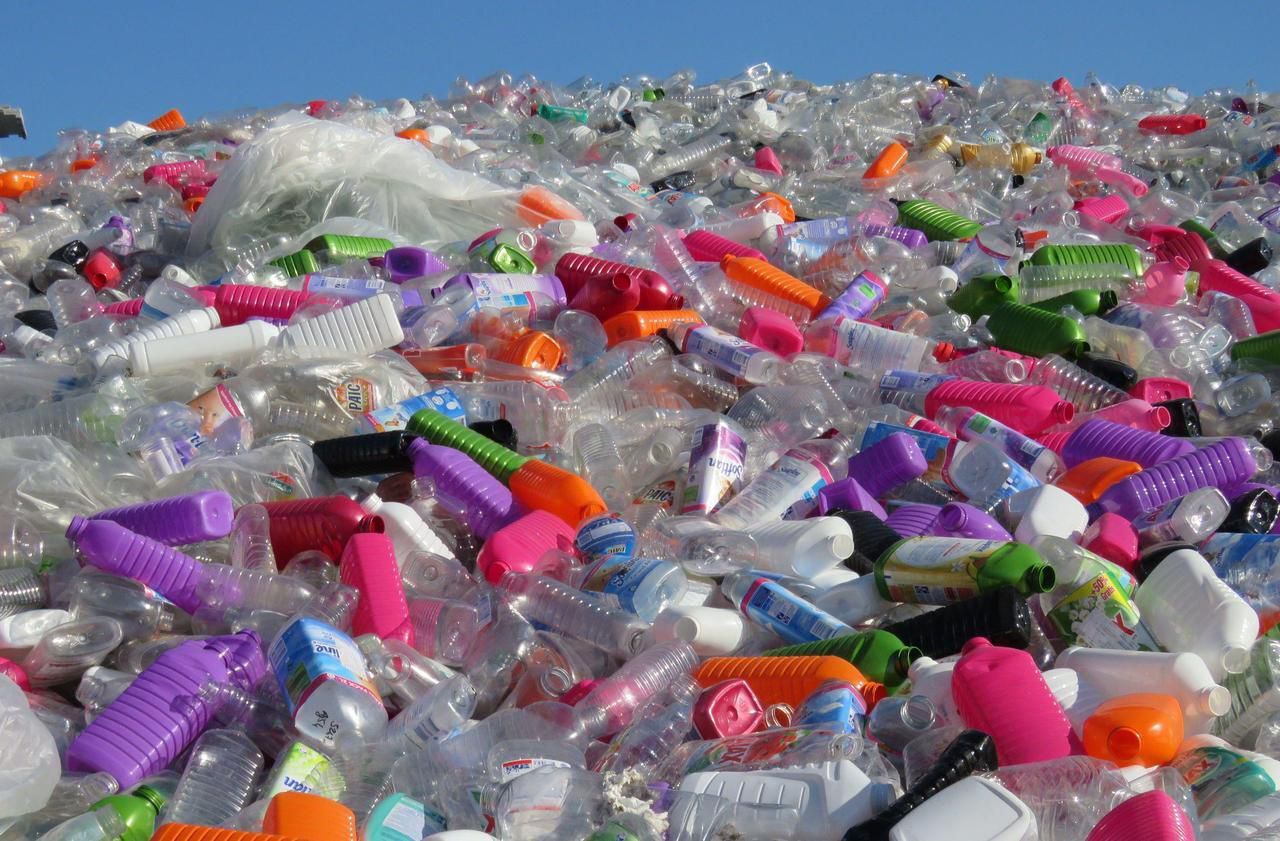 Recycler les bouteilles en plastique ? Pas si facile - Le Parisien