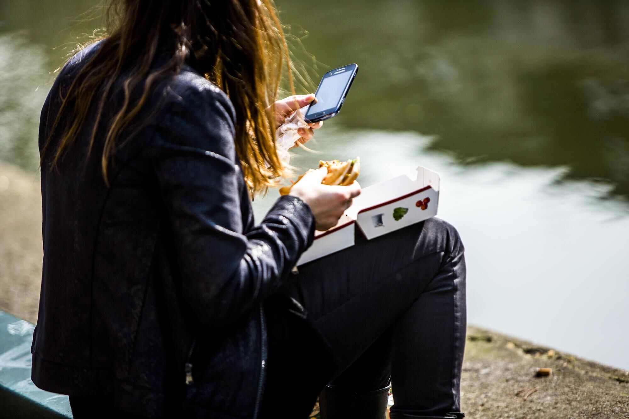 Les Pays-Bas veulent interdire les téléphones portables au collège